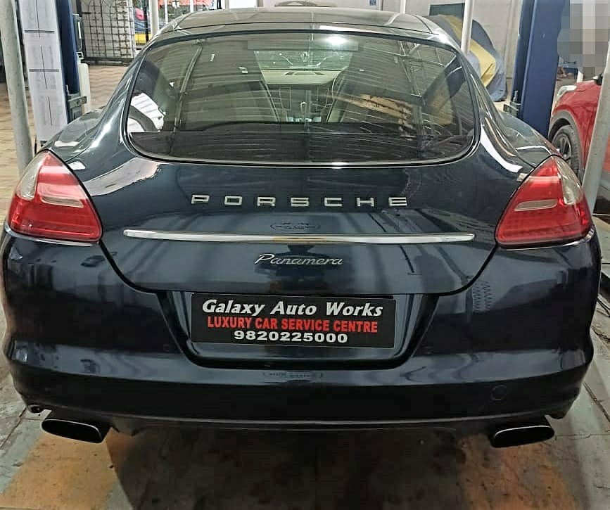 Porsche Panamera 1