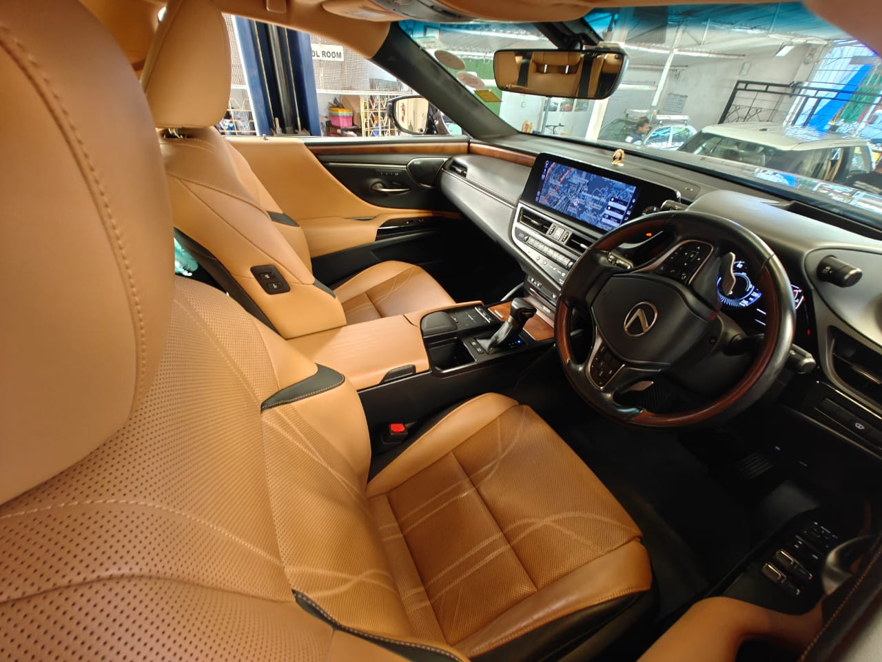 Lexus 24