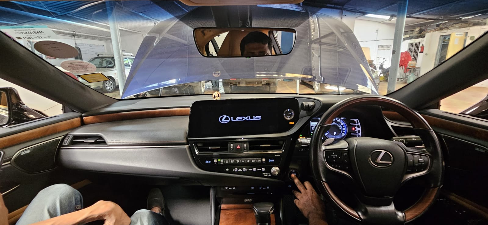 Lexus 25