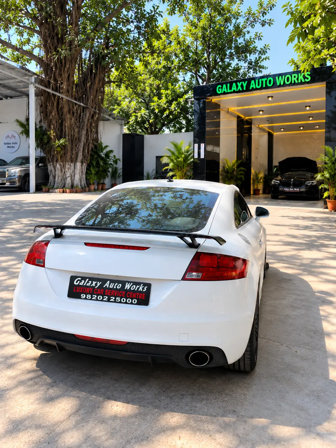 Luxurycar.jpeg